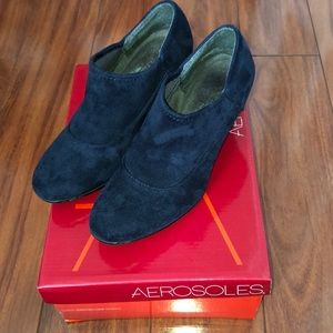 Aerosoles Moonrise Navy Suede Booties